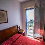Isola Bella فندق تاورمينا