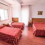 Isola Bella فندق تاورمينا