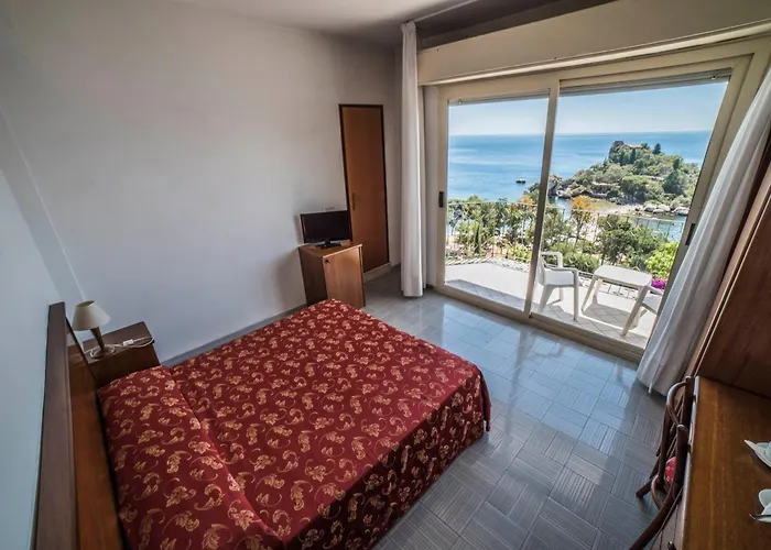 Isola Bella Hotel 3*