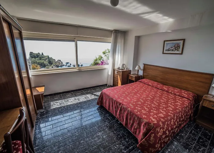 Hotel Isola Bella 3*