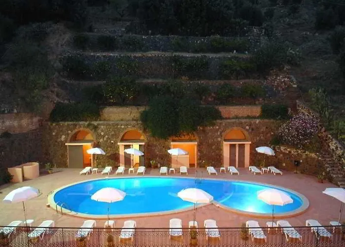 מלון Isola Bella 3*