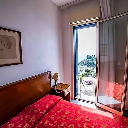 Isola Bella Hotel