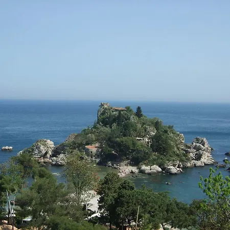 Isola Bella מלון 3*