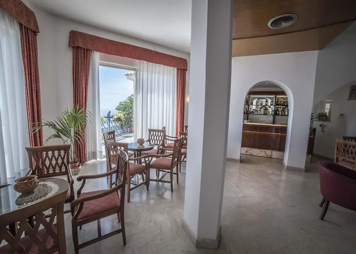 Ξενοδοχείο Isola Bella 3*