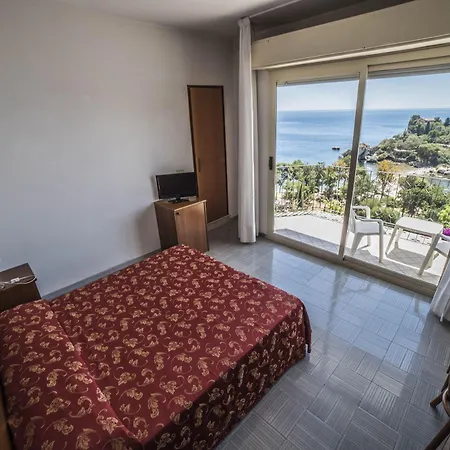 Isola Bella Hotel 3*