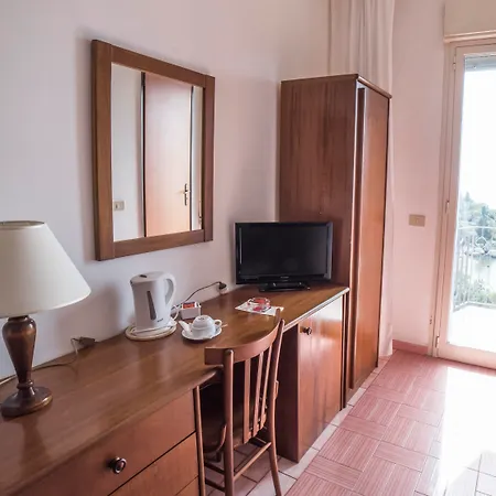 Hotel Isola Bella 3*